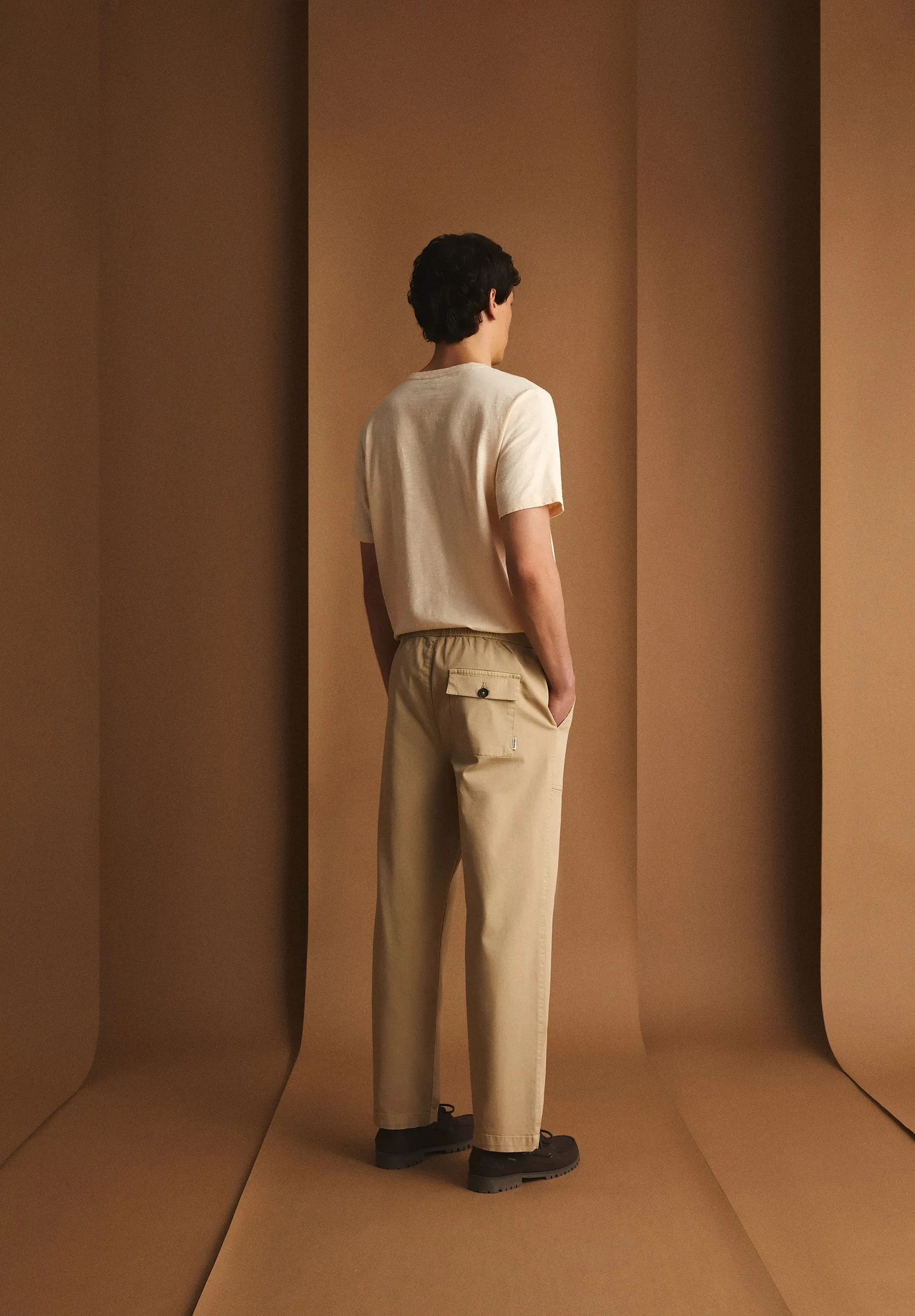 RELAXED FIT TROUSERS WITH ELASTICATED WAISTBAND