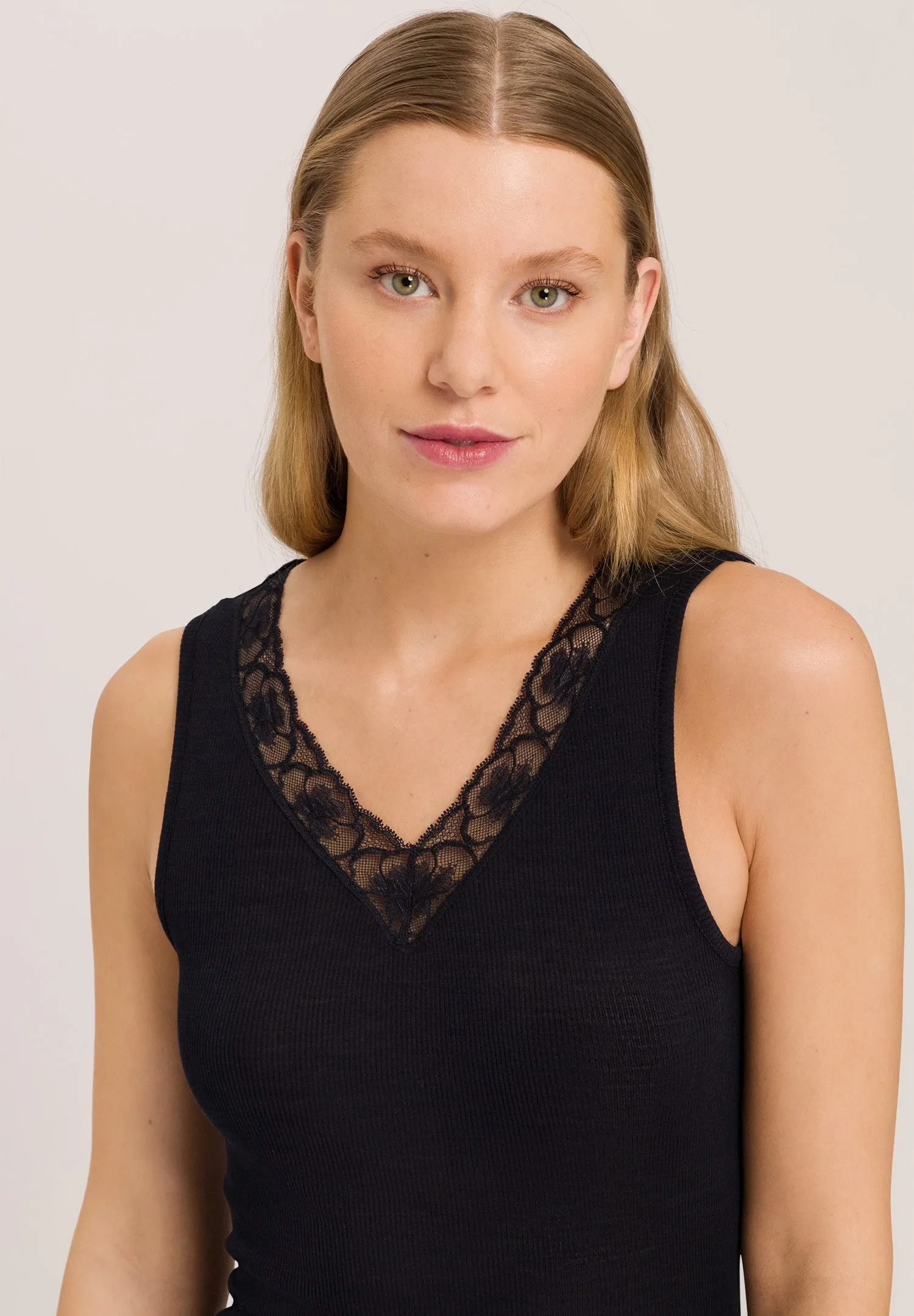 Woolen Lace-Top